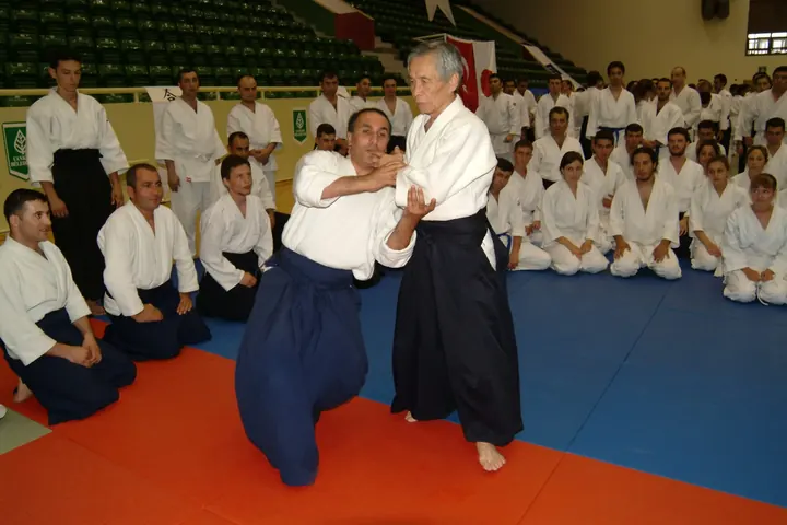 Seminerde atma tekniğinin gösterimi